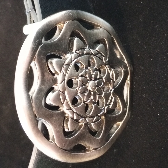 New York & Co. Leather Belt w/Silver Buckle 28"-32" Color:Black NWOT - Picture 2 of 6